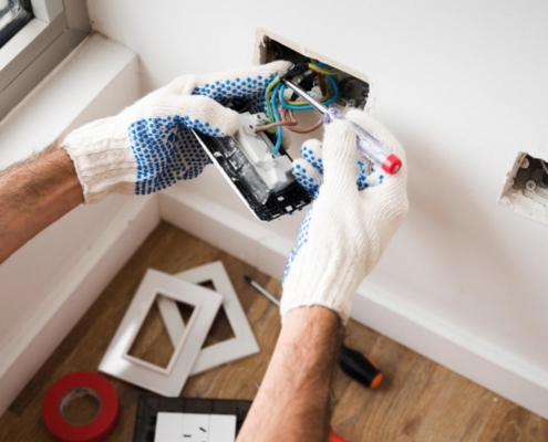Sfaturi pentru a lucra cu un electrician 8 tips-for-working-with-an-electrician
